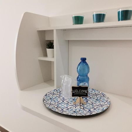 Le Metro Bed & Breakfast คารินิ ห้อง รูปภาพ