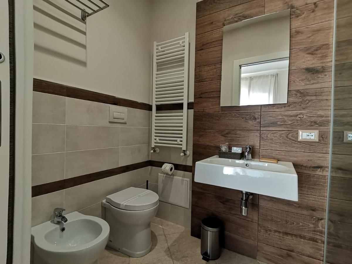 Le Metro Bed & Breakfast คารินิ ภายนอก รูปภาพ