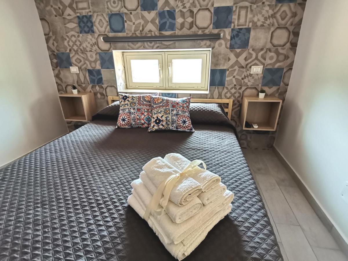 Le Metro Bed & Breakfast คารินิ ภายนอก รูปภาพ